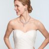 انتخاب گردنبند لباس عروس